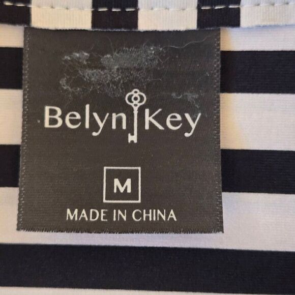 Belyn Key Womens Black White Stripe Short Sleeve Wrinkle Resistant Blouse Medium - Picture 3 of 11